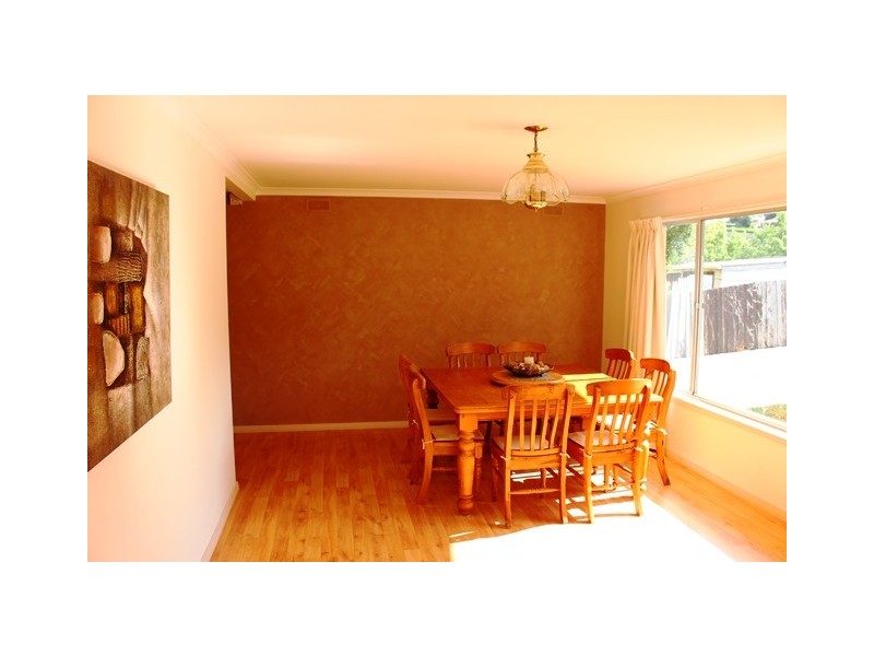 16 Villeneuve Street, Alexandra VIC 3714