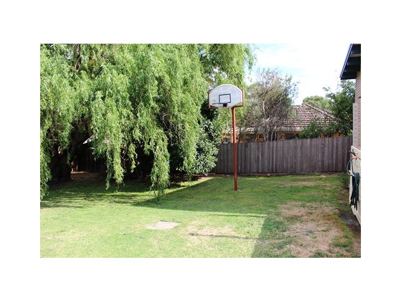 16 Villeneuve Street, Alexandra VIC 3714