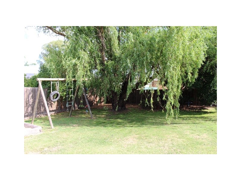 16 Villeneuve Street, Alexandra VIC 3714