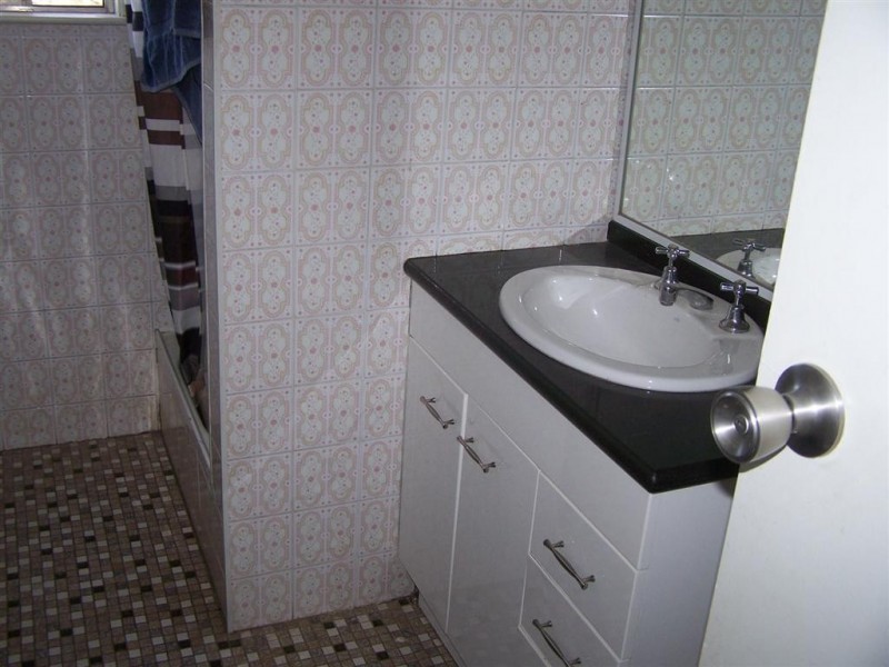 2/449 Cadell St, Hay NSW 2711