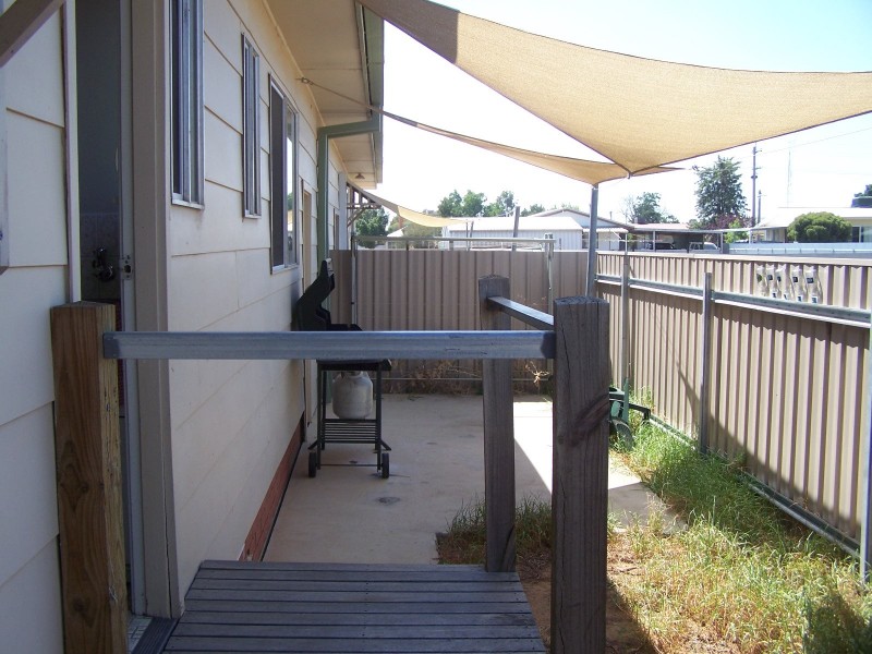 2/449 Cadell St, Hay NSW 2711