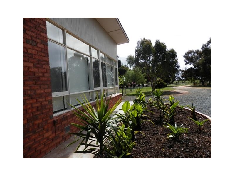 328 McKenzie Rd, Echuca VIC 3564