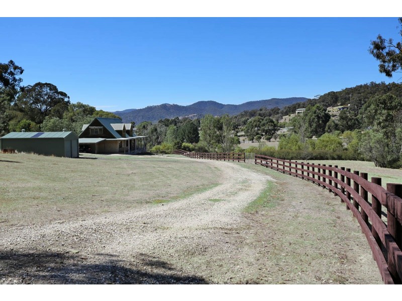 63 Alford Avenue, Eildon VIC 3713