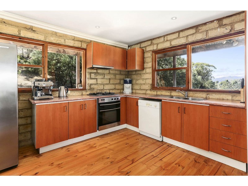 63 Alford Avenue, Eildon VIC 3713