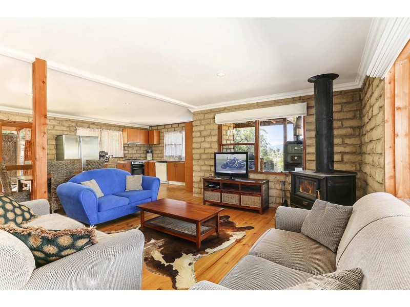 63 Alford Avenue, Eildon VIC 3713