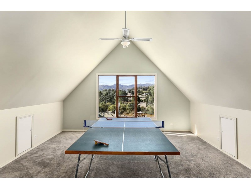 63 Alford Avenue, Eildon VIC 3713