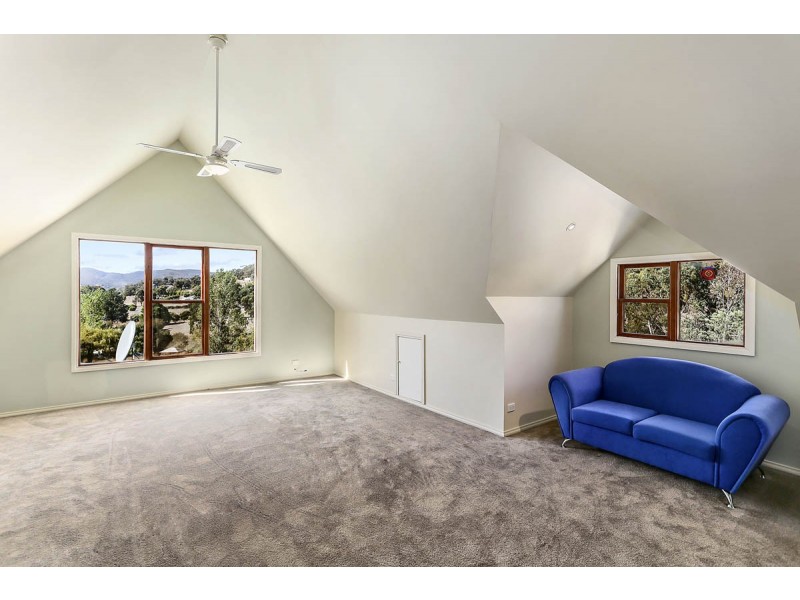 63 Alford Avenue, Eildon VIC 3713