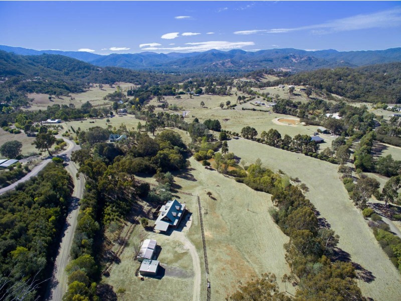 63 Alford Avenue, Eildon VIC 3713