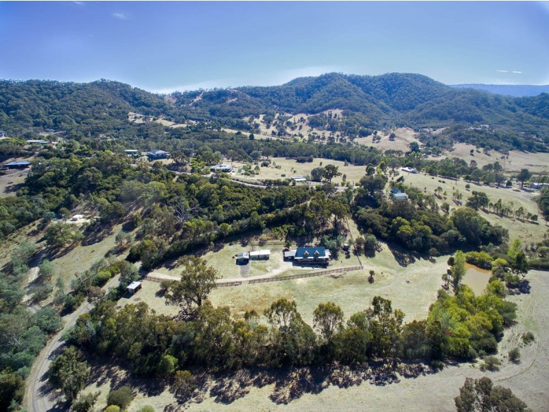 63 Alford Avenue, Eildon VIC 3713