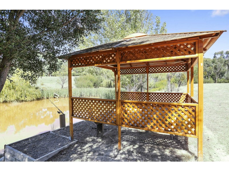 63 Alford Avenue, Eildon VIC 3713