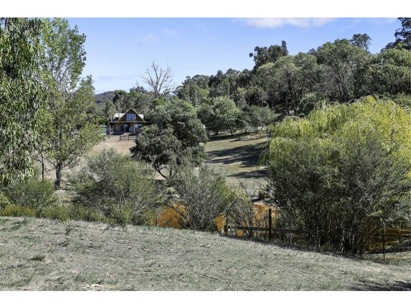 63 Alford Avenue, Eildon VIC 3713