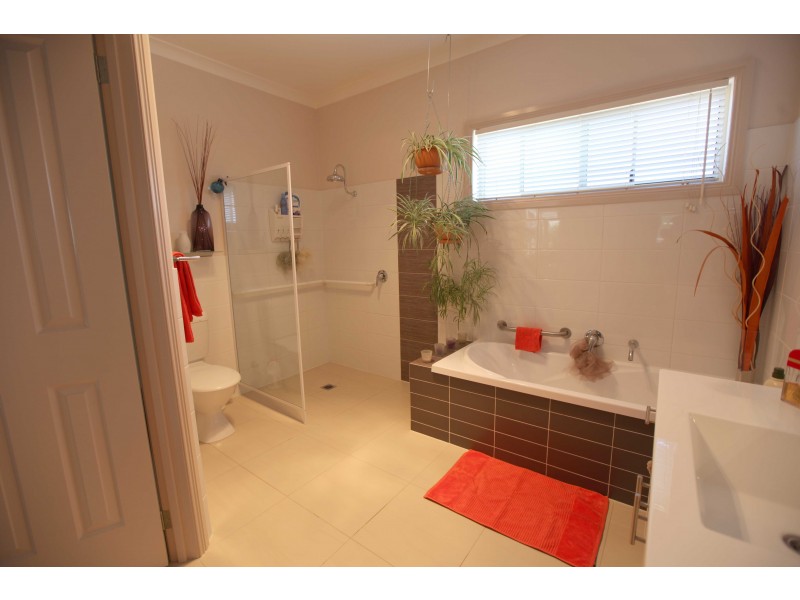 4 Wise Street, Kerang VIC 3579