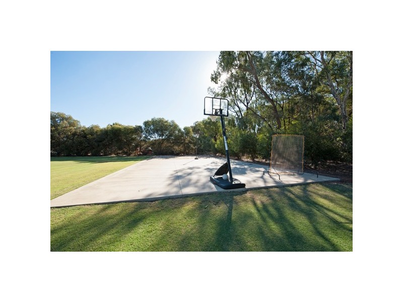 7 Charlie Gray Close, Swan Hill VIC 3585