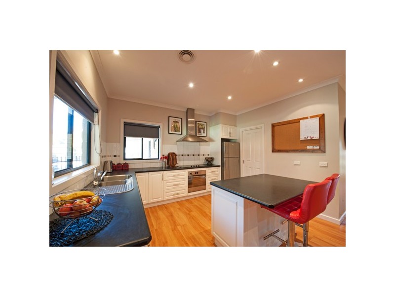 7 Charlie Gray Close, Swan Hill VIC 3585