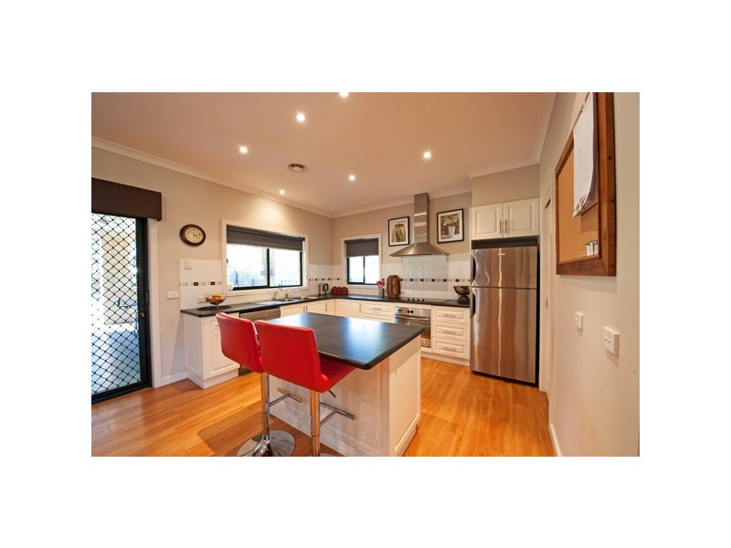 7 Charlie Gray Close, Swan Hill VIC 3585