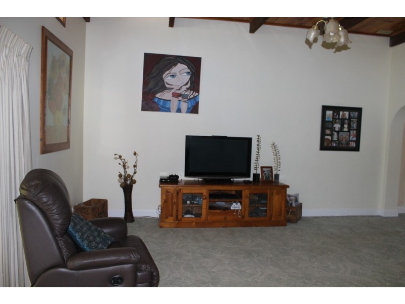 120 Victoria Street, Kerang VIC 3579