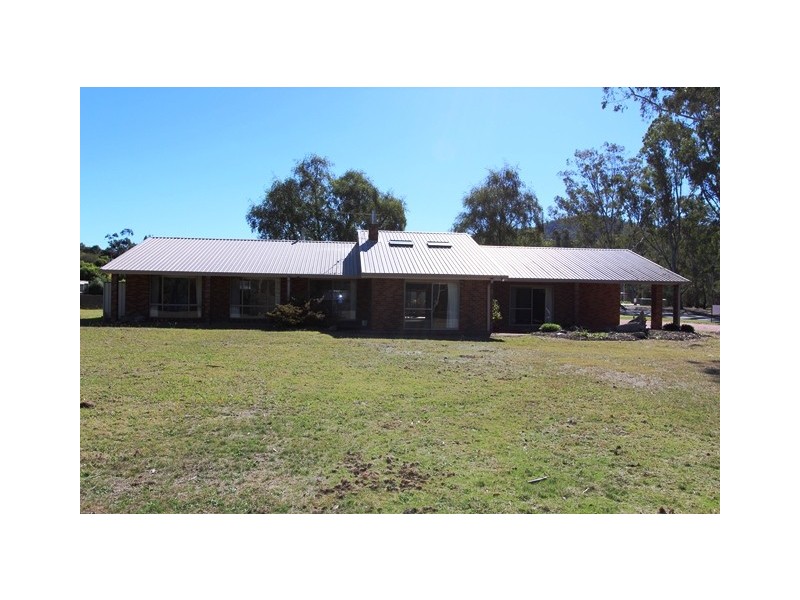 1A Park Avenue, Eildon VIC 3713