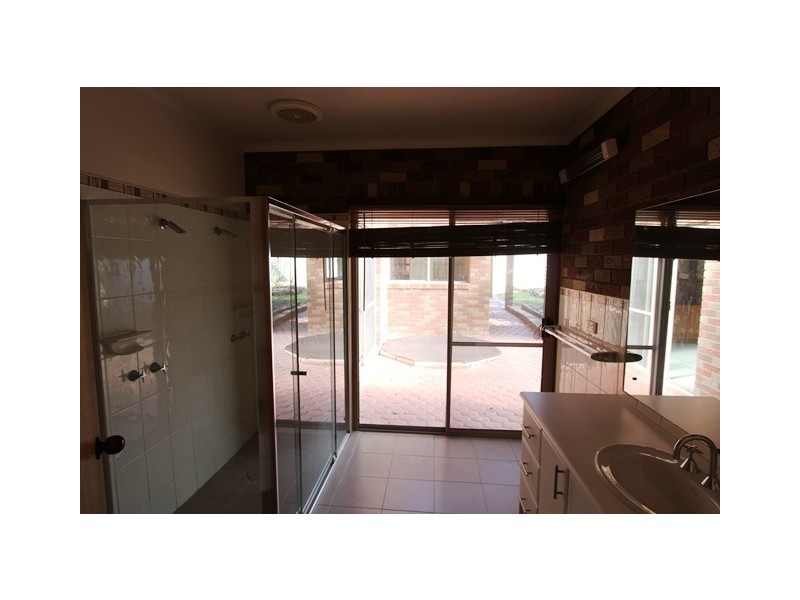 1A Park Avenue, Eildon VIC 3713