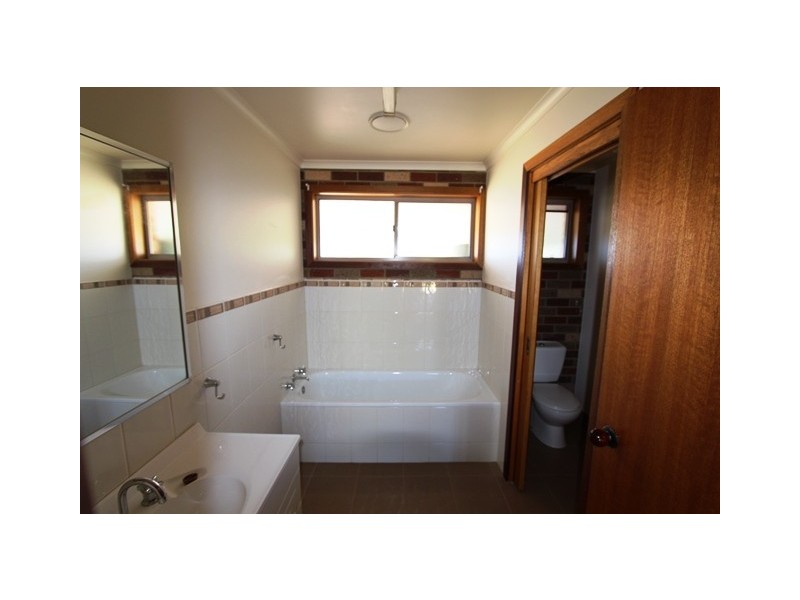 1A Park Avenue, Eildon VIC 3713