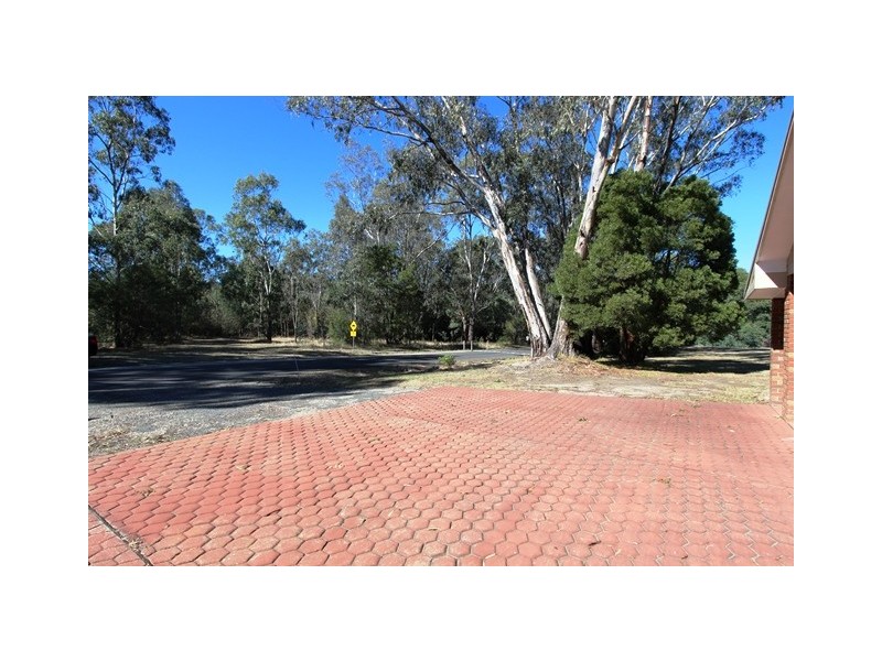 1A Park Avenue, Eildon VIC 3713