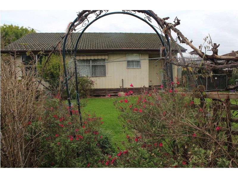 29 Mills Street, Heyfield VIC 3858