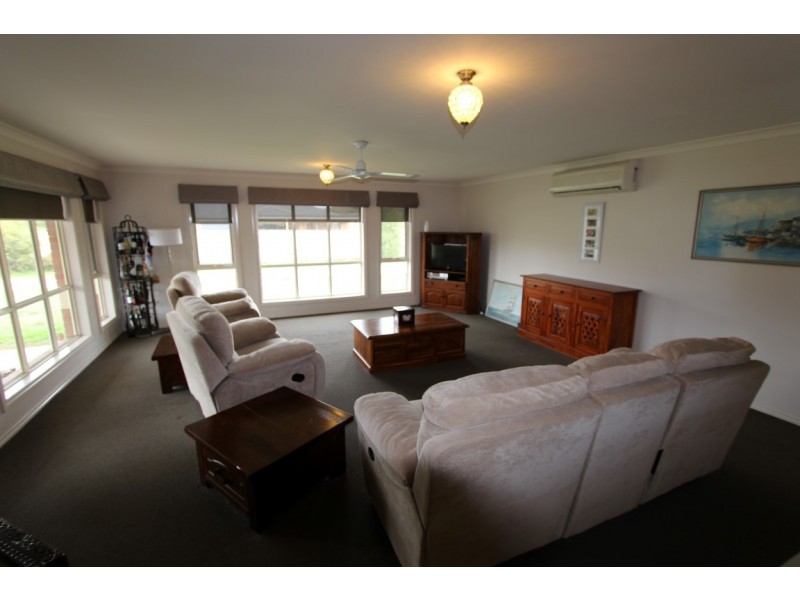 17 Peterkin Street, Alexandra VIC 3714