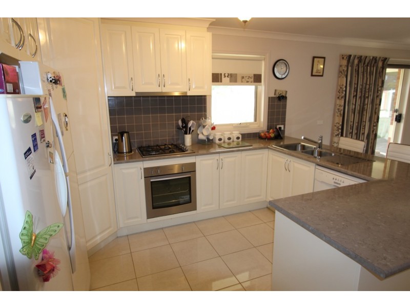 17 Peterkin Street, Alexandra VIC 3714