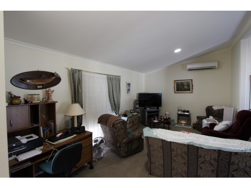25 Shaw Ave, Eildon VIC 3713