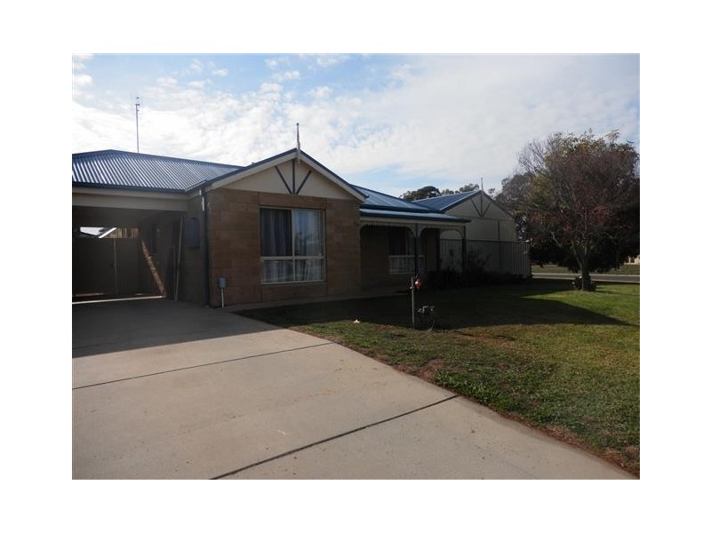 12 Dundee Crt, Moama NSW 2731