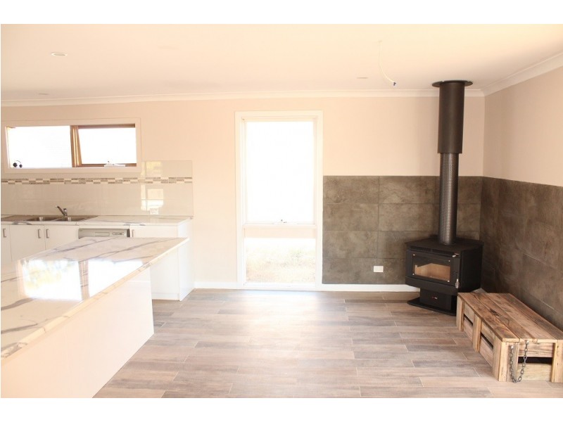 12 Winnindoo Avenue, Heyfield VIC 3858