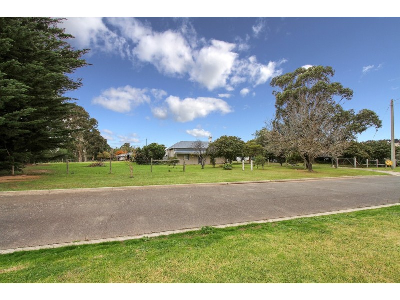 30 – 32 Railway Street, Cowwarr VIC 3857