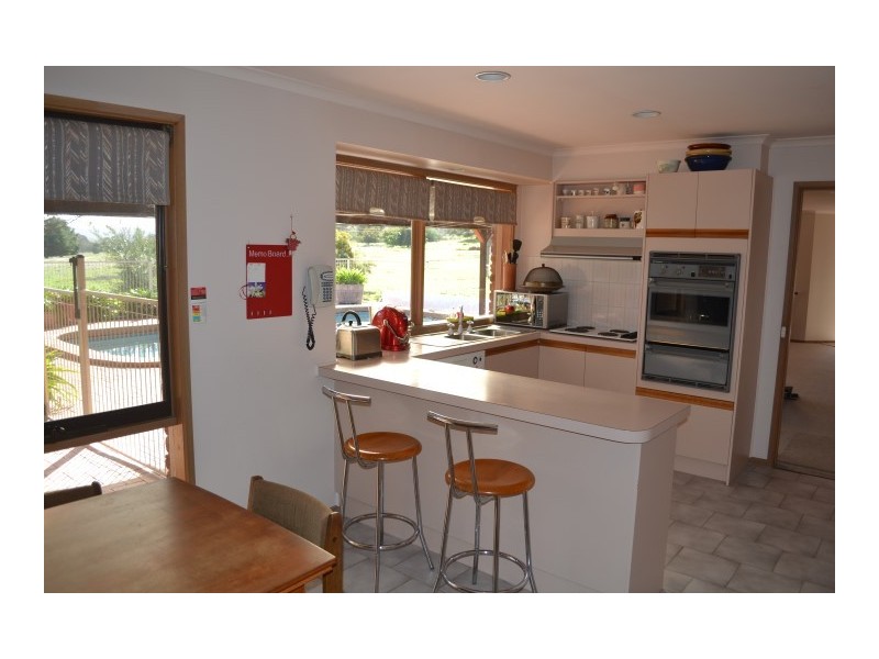 86 McGann Hill Rd, Chesney Vale VIC 3725