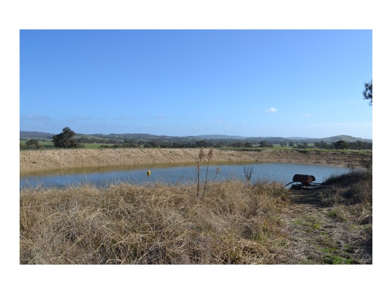 86 McGann Hill Rd, Chesney Vale VIC 3725