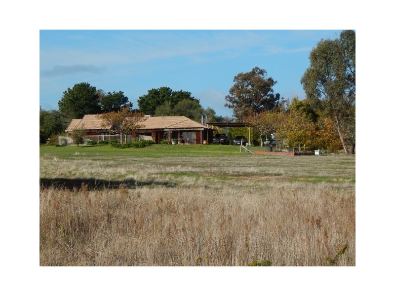 86 McGann Hill Rd, Chesney Vale VIC 3725