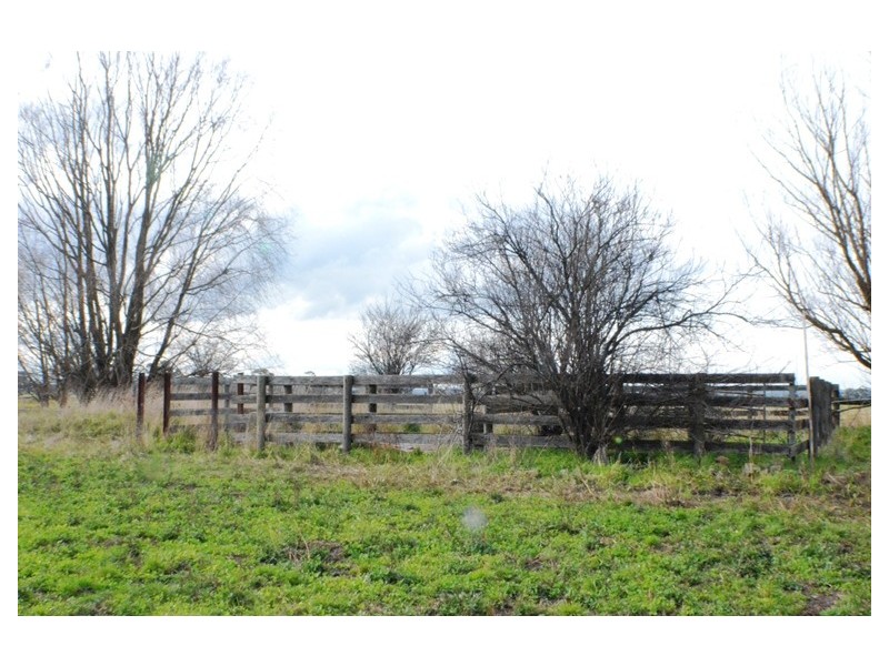 190 and 250 Temby Road, Iona VIC 3815