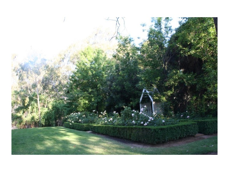 222-224 Wharparilla Drive, Echuca VIC 3564