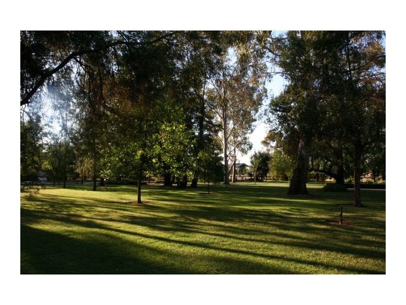 222-224 Wharparilla Drive, Echuca VIC 3564