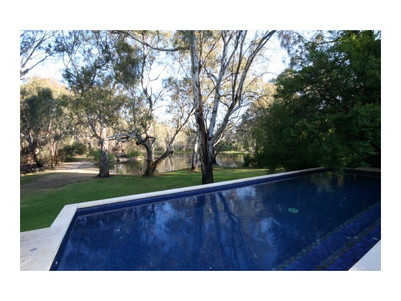 222-224 Wharparilla Drive, Echuca VIC 3564