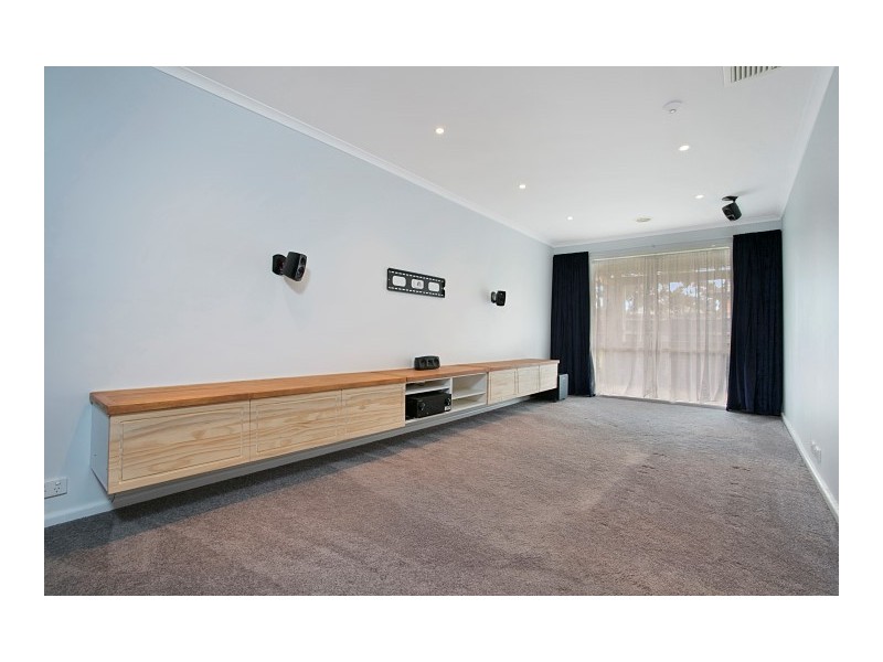 33 Roulston Way, Wallan VIC 3756