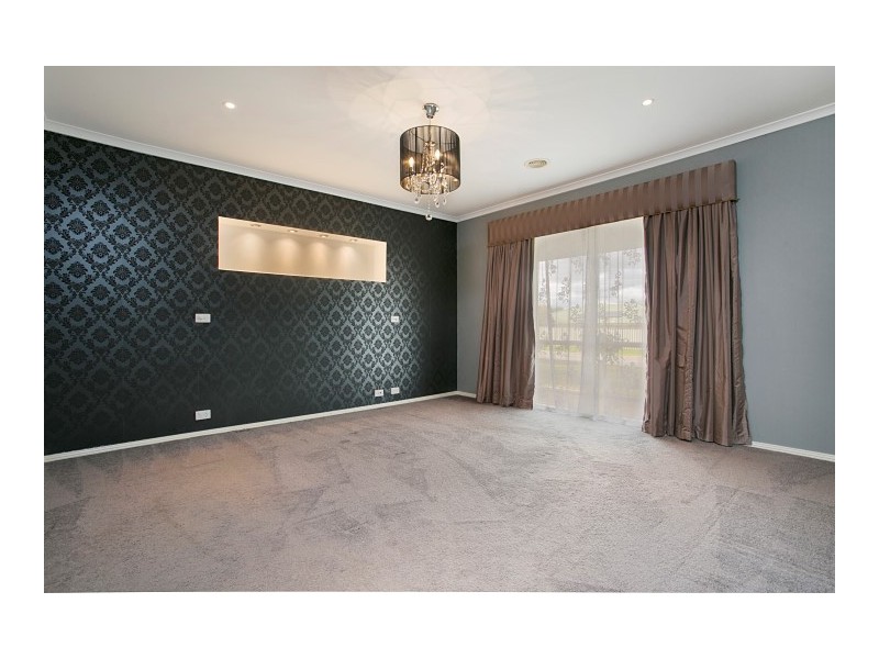 33 Roulston Way, Wallan VIC 3756