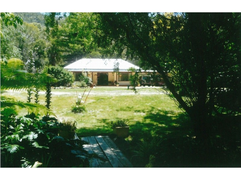 14-16 Warren Rd, Halls Gap VIC 3381