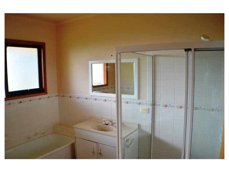 1 Loughridge Court, Grantville VIC 3984