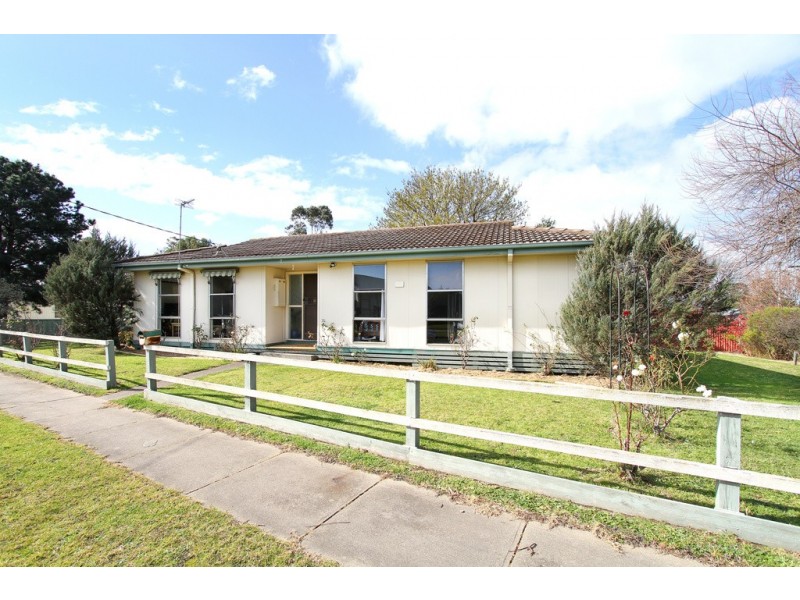 25 Mills Street, Heyfield VIC 3858