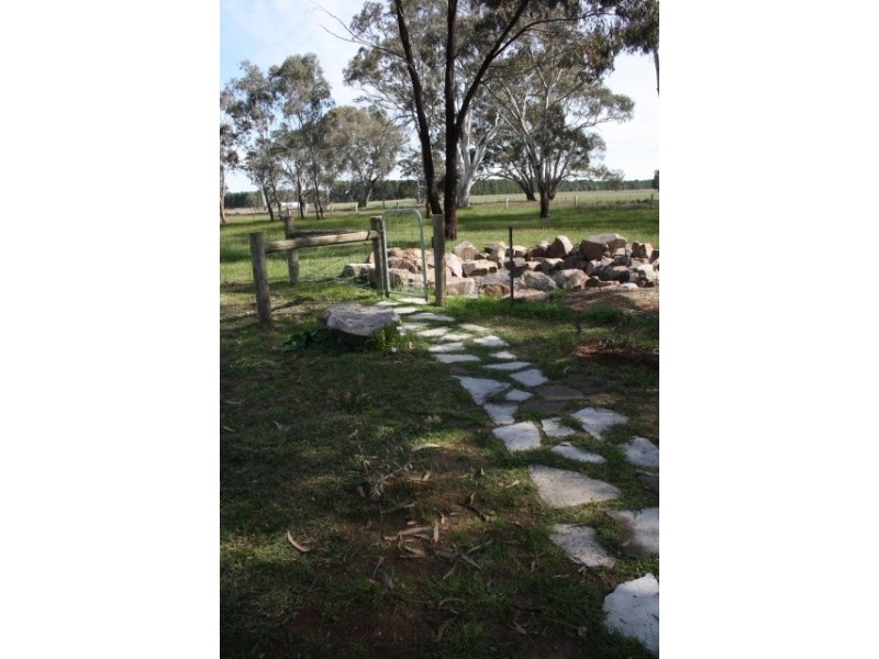 125 Powers Creek Road, Edenhope VIC 3318
