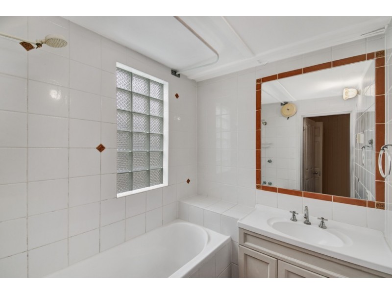 16 Robertson Avenue, Margate QLD 4019