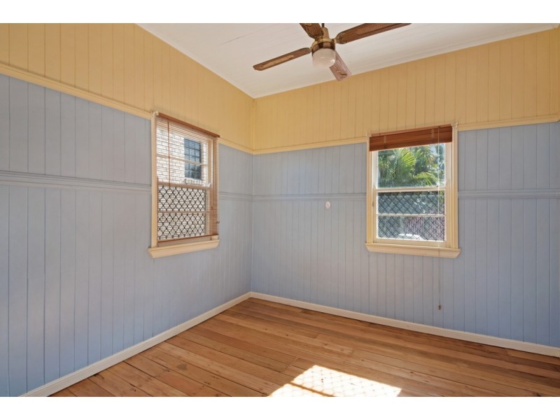 16 Robertson Avenue, Margate QLD 4019