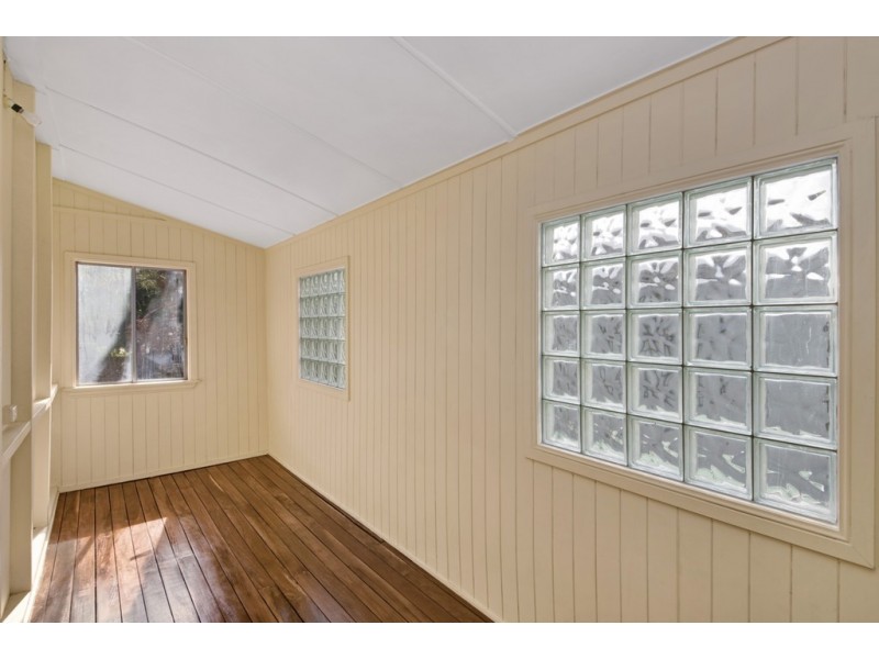 16 Robertson Avenue, Margate QLD 4019