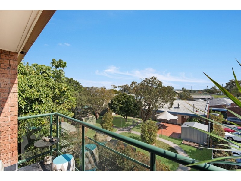 6/83 Georgina Street, Woody Point QLD 4019