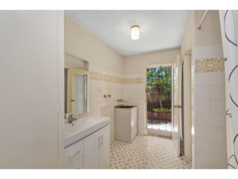 1/10 Kate Street, Woody Point QLD 4019