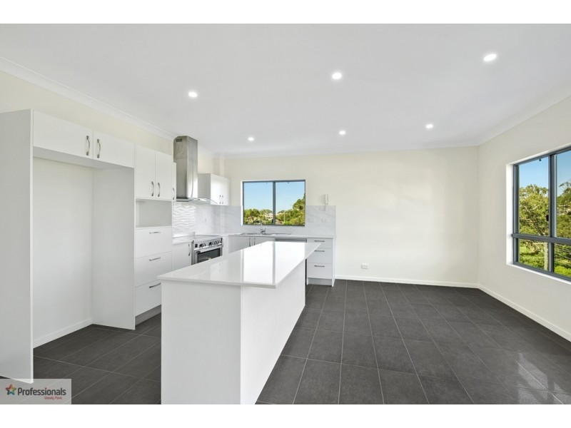 8/2 Manley Street, Redcliffe QLD 4020